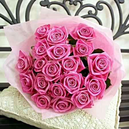 Букет из 19 розовых роз (40 см)