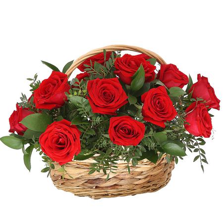Корзина из 15 красных роз «Красный Париж»